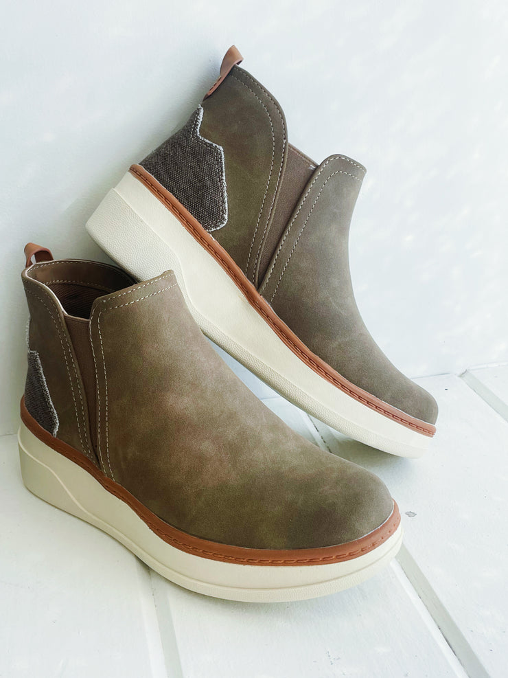 Charming Chelsea Wedge Sneaker - Woodsmoke