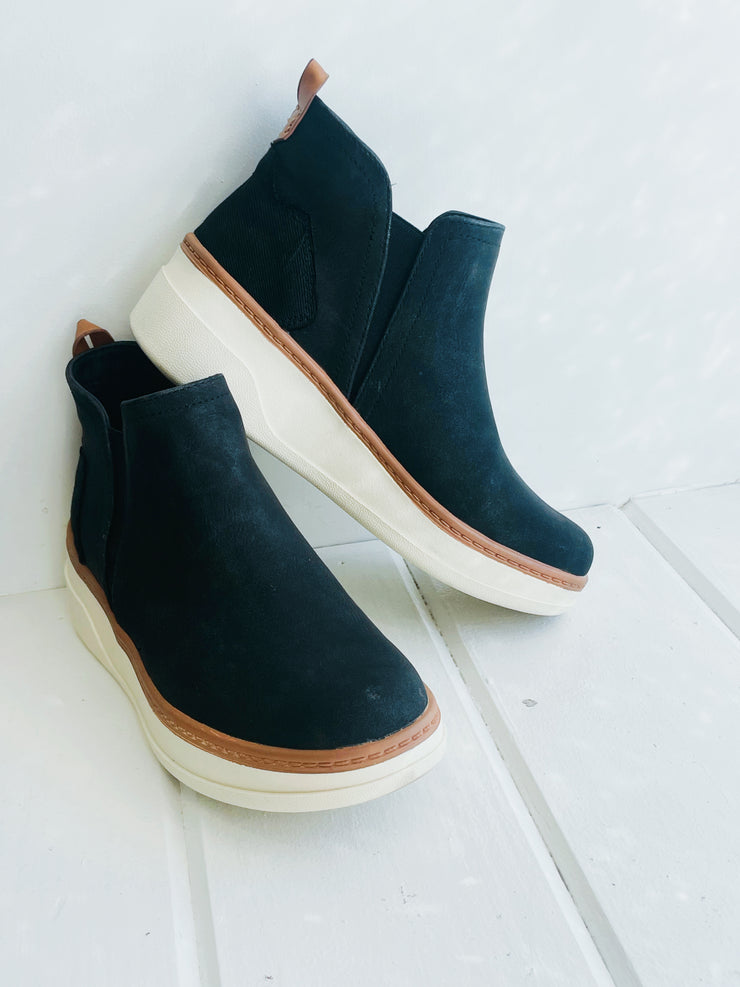 Charming Chelsea Wedge Sneaker - BLK