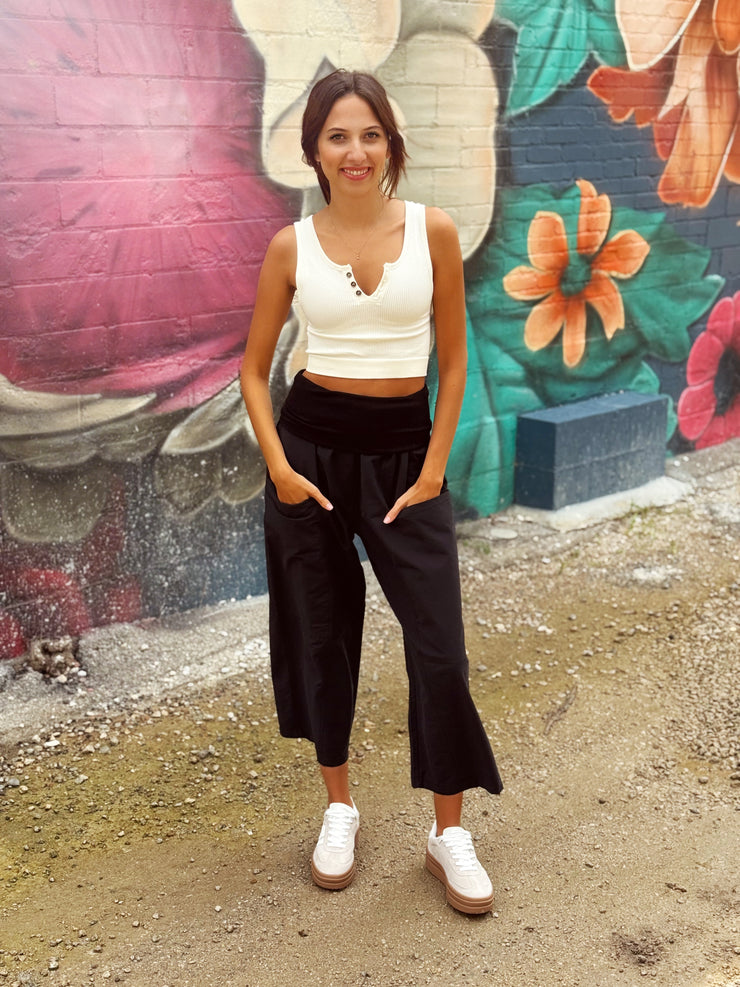 Voyager Wide Leg Cropped Pants- Black