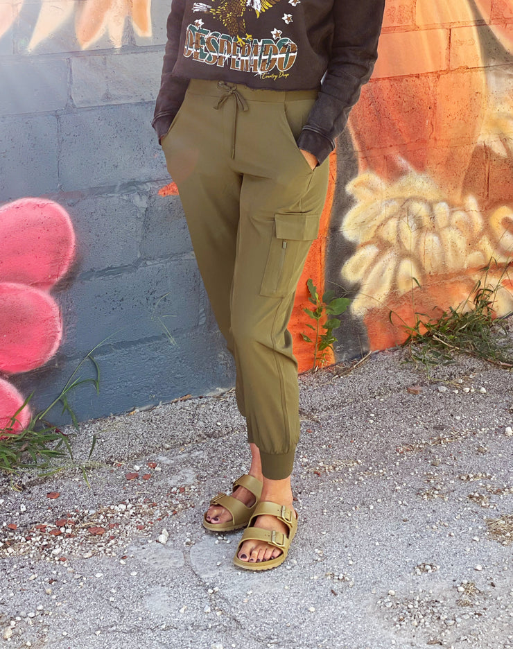 High-Waisted Active Joggers with Pockets- Green