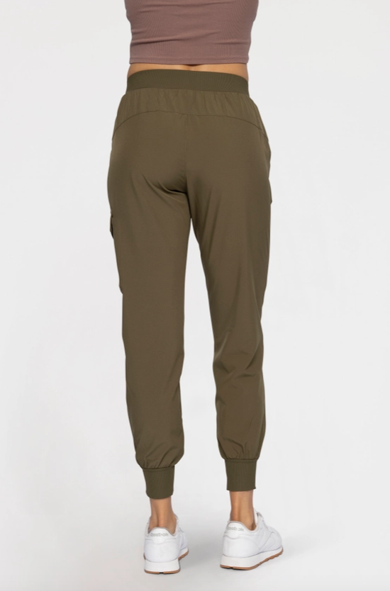 High-Waisted Active Joggers with Pockets- Green